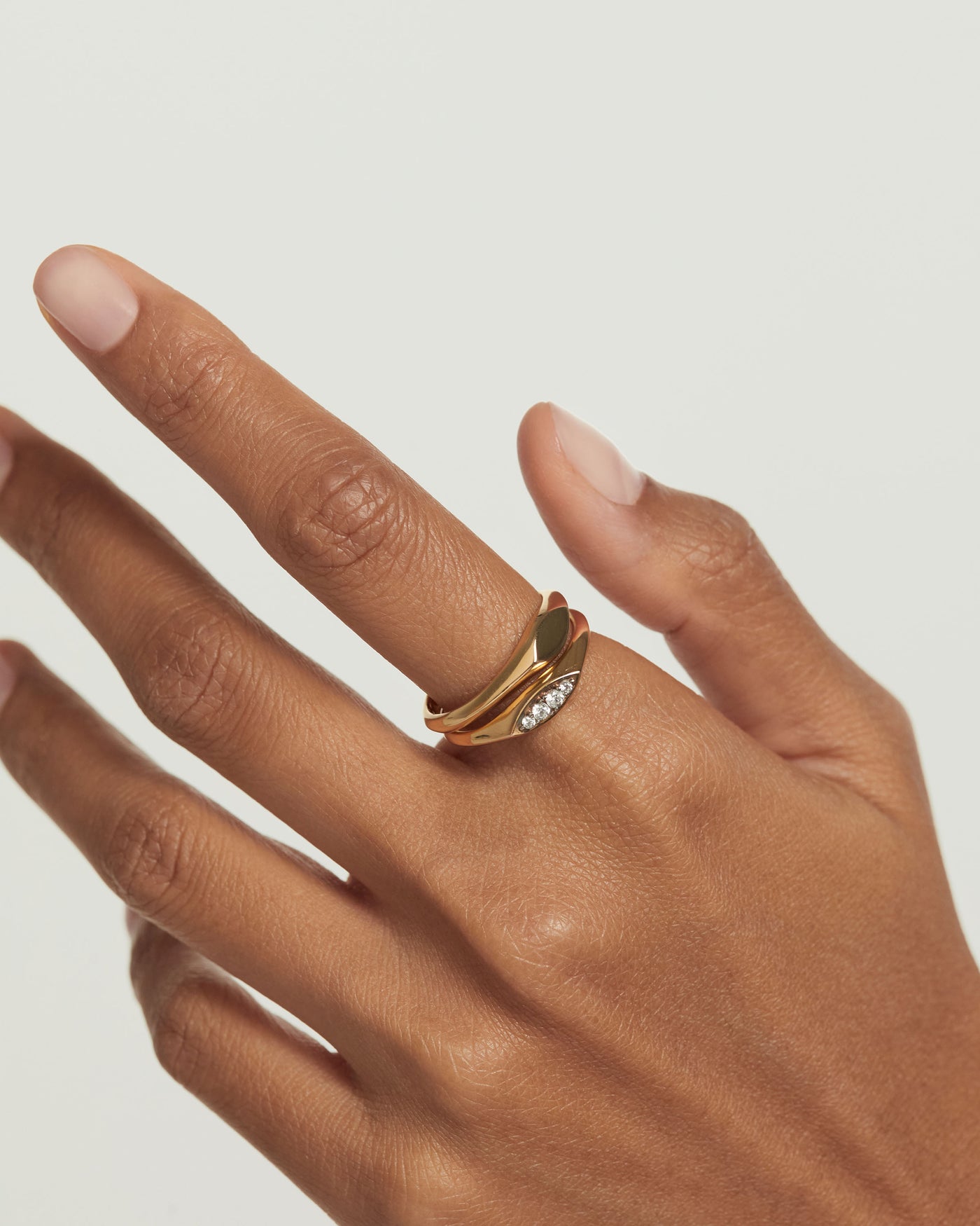 Anillo Sello Gala - 
  
    Plata de Ley / Baño de Oro 18K
  
