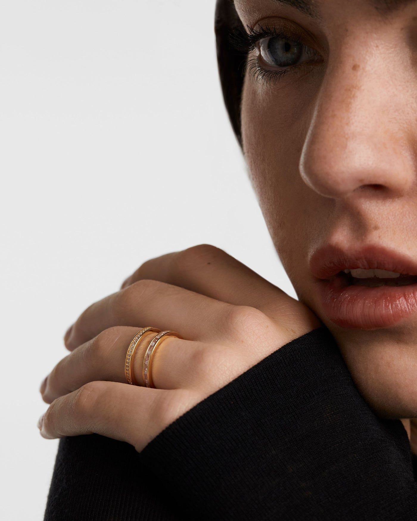 Bianca Ring 
  
    Sterling Silber / 18K Goldplattierung
  

