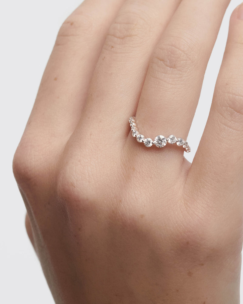 Anello in diamanti e oro bianco Venus - 
  
    Oro bianco 18K / Placcatura in argento rodiato
  
