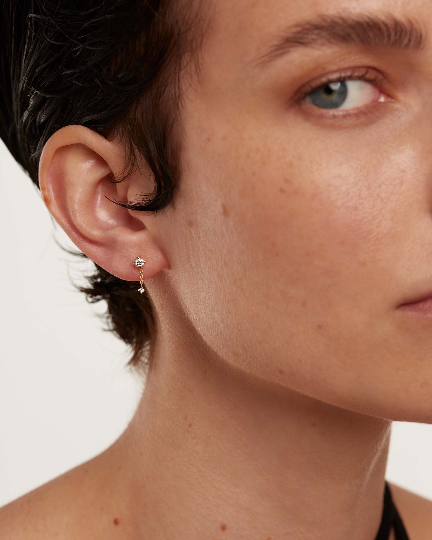 Orecchini in Diamanti e Oro Asymetric 
  
    Oro 18K
  
