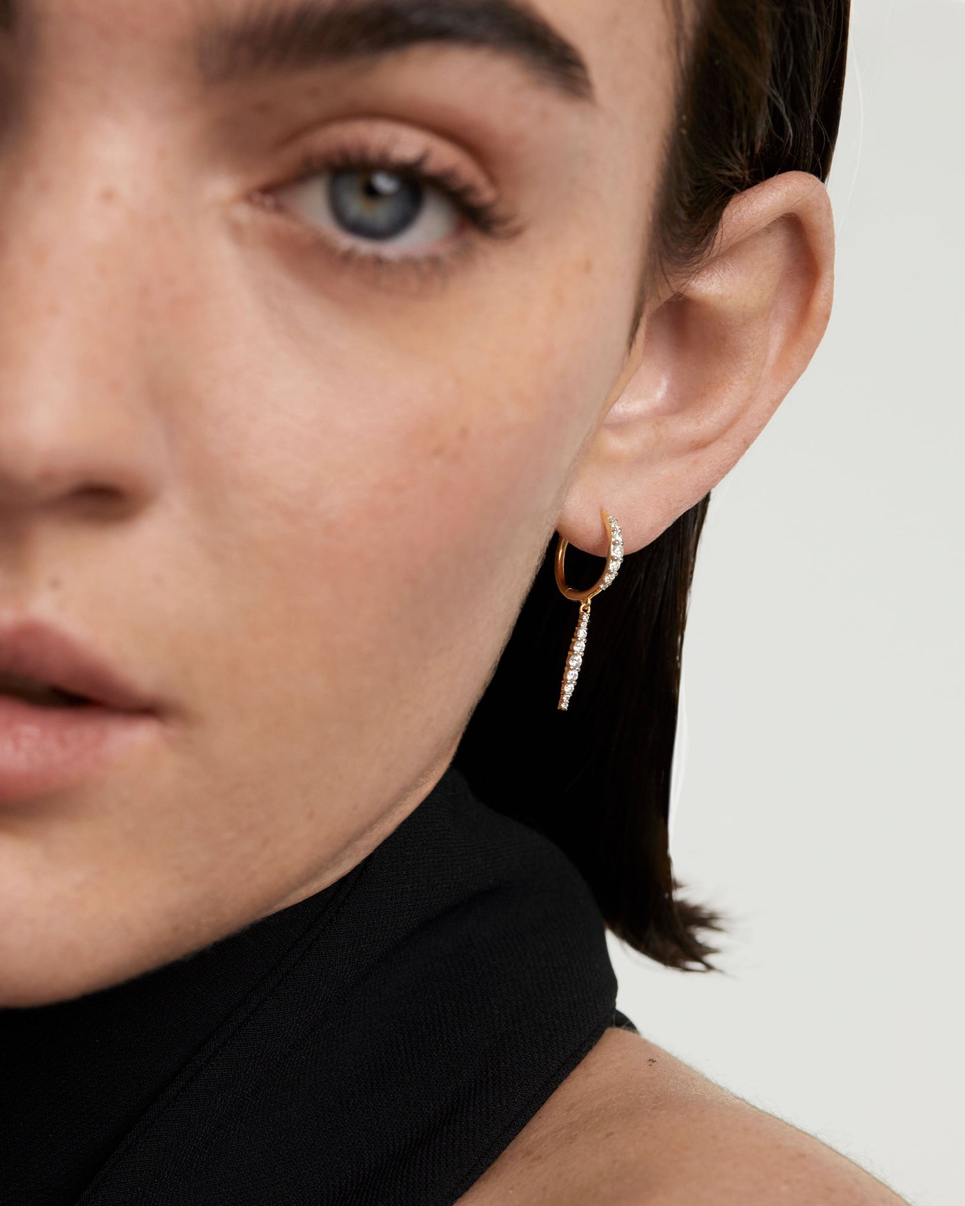 Diamonds And Gold Kate Drop Hoops 
  
    18K Gold
  

