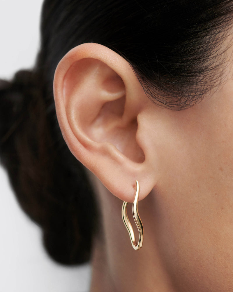 Selene creolen aus gold - 
  
    18 kt Gold
  
