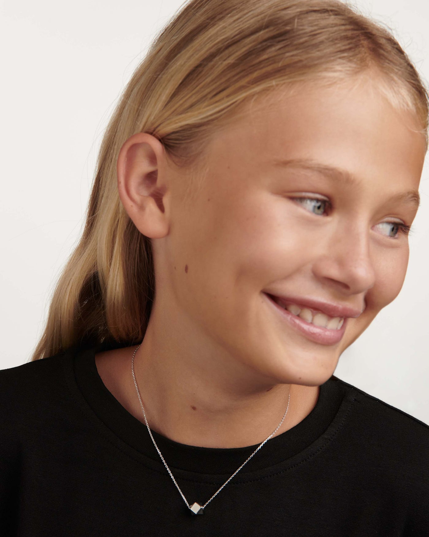Collar de plata Bambina 
  
    Plata de Ley
  
