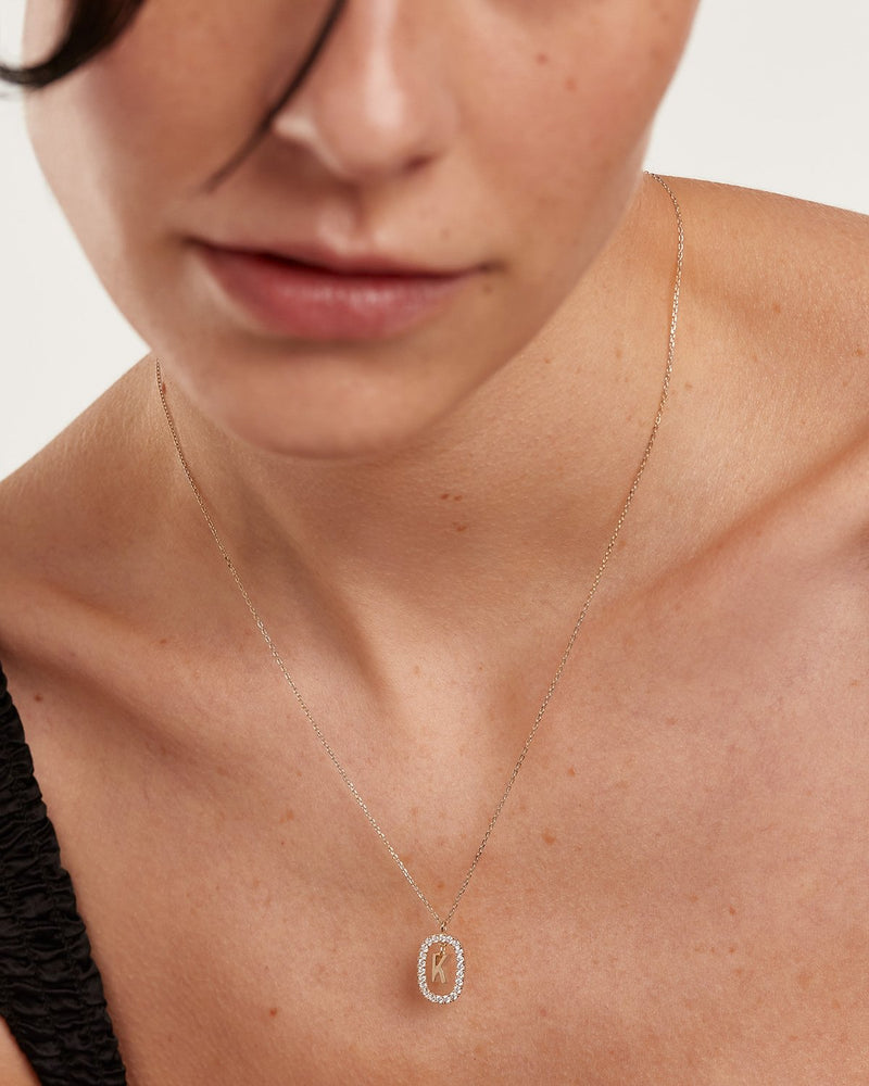 Collana in Diamanti E Oro Bianco Con Lettera K - 
  
    Oro bianco 18K / Placcatura in argento rodiato
  
