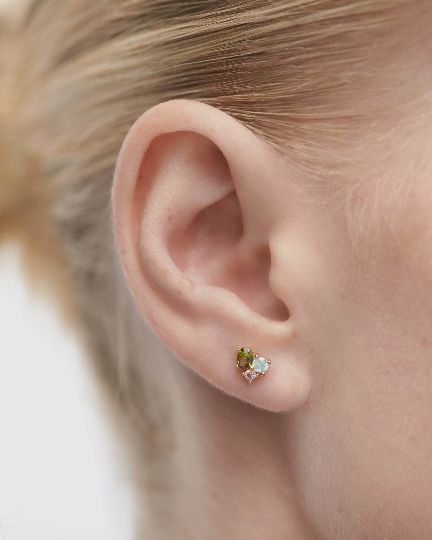 Piercing orecchio Dalia - 
  
    Argento sterling / Placcatura in Oro 18K
  
