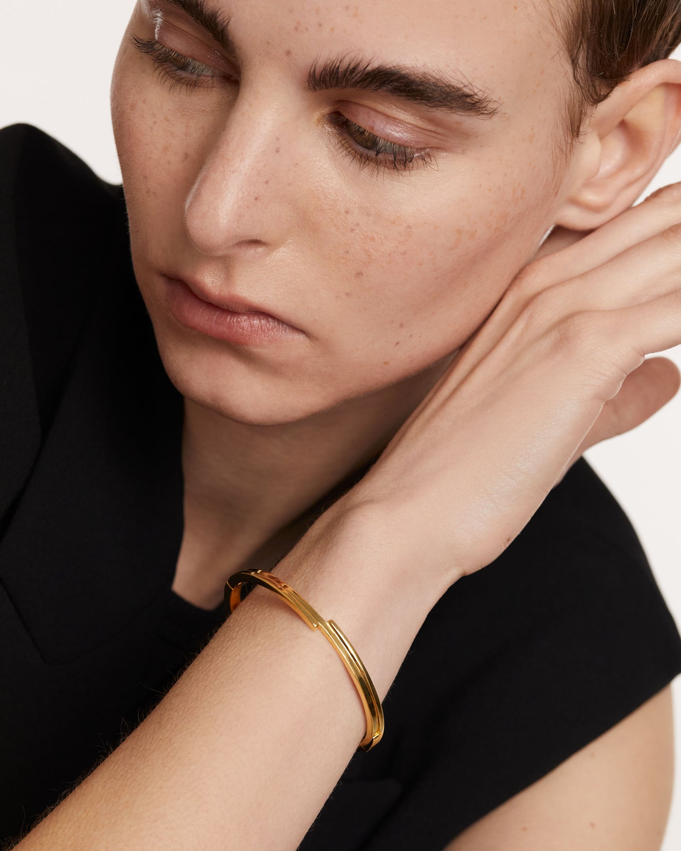 Genesis Armreif 
  
    Sterling Silber / 18K Goldplattierung
  
