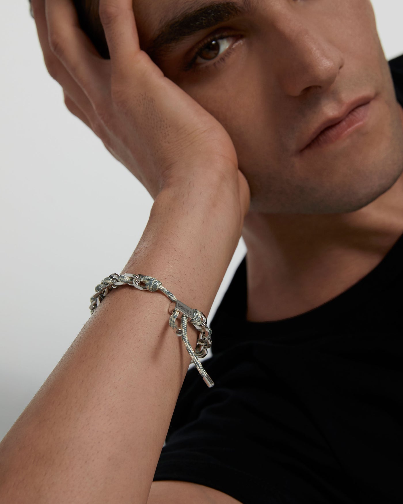 Sky Farbenes Kordelketten-Armband 
  
    Kordel / Silber-Rhodinierung
  
