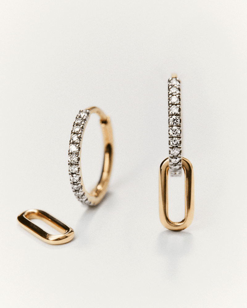 Boucles d'oreilles demi-éternité en or jaune et diamants de laboratoire avec pendentif ovale