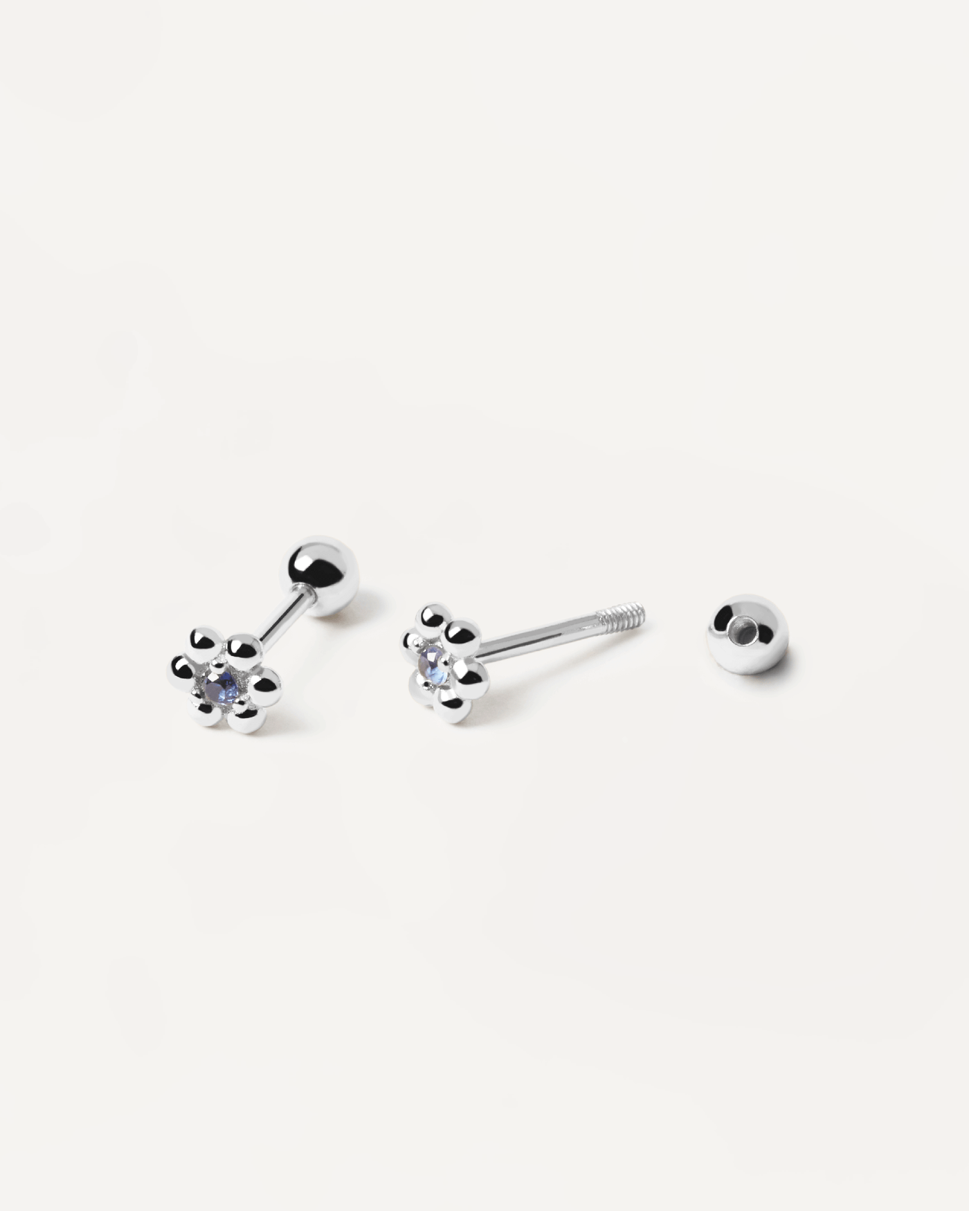 2023 Selection | Marguerite Silver Earrings. Get the latest arrival from PDPAOLA. Place your order safely and get this Best Seller. Free Shipping over 40€
