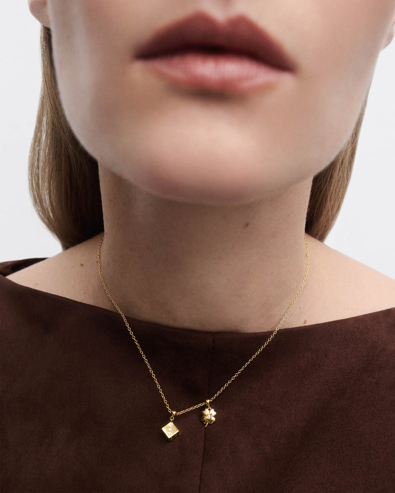 Charm Dado - 
  
    Argento sterling / Placcatura in Oro 18K
  
