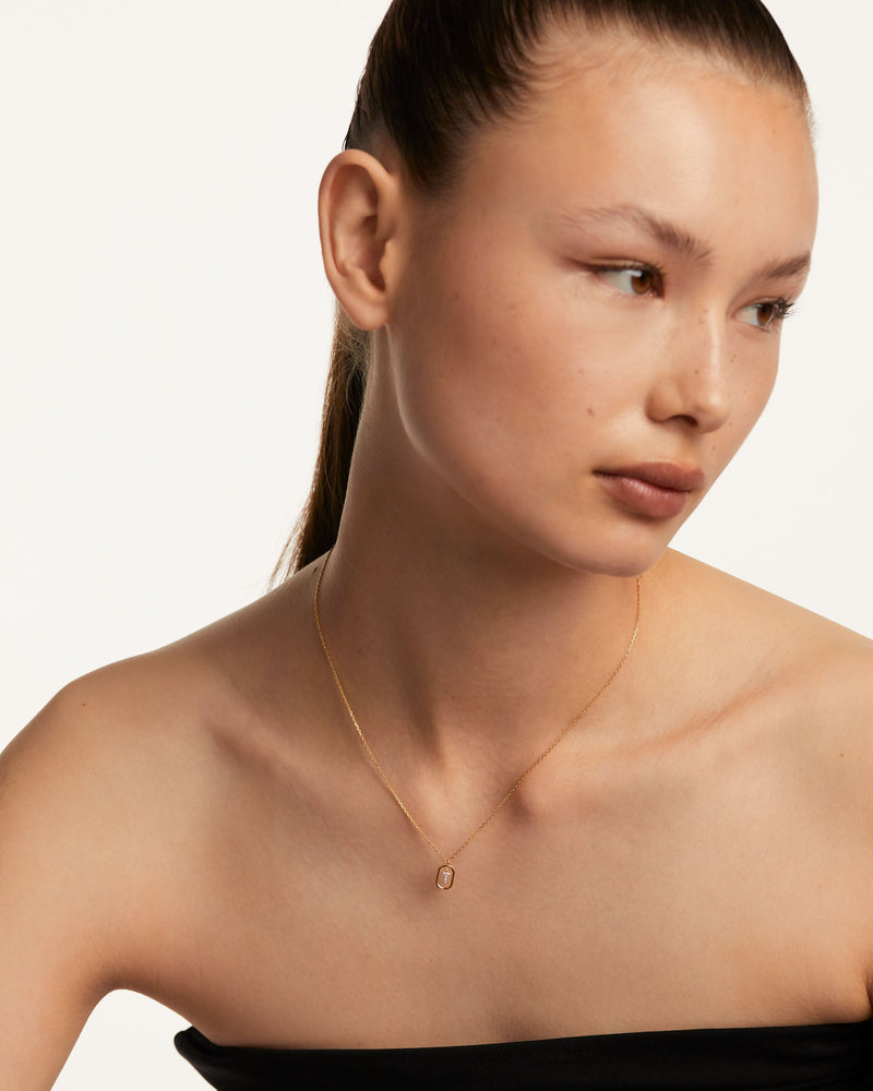 Collana Con Lettera T Mini - 
  
    Argento sterling / Placcatura in Oro 18K
  
