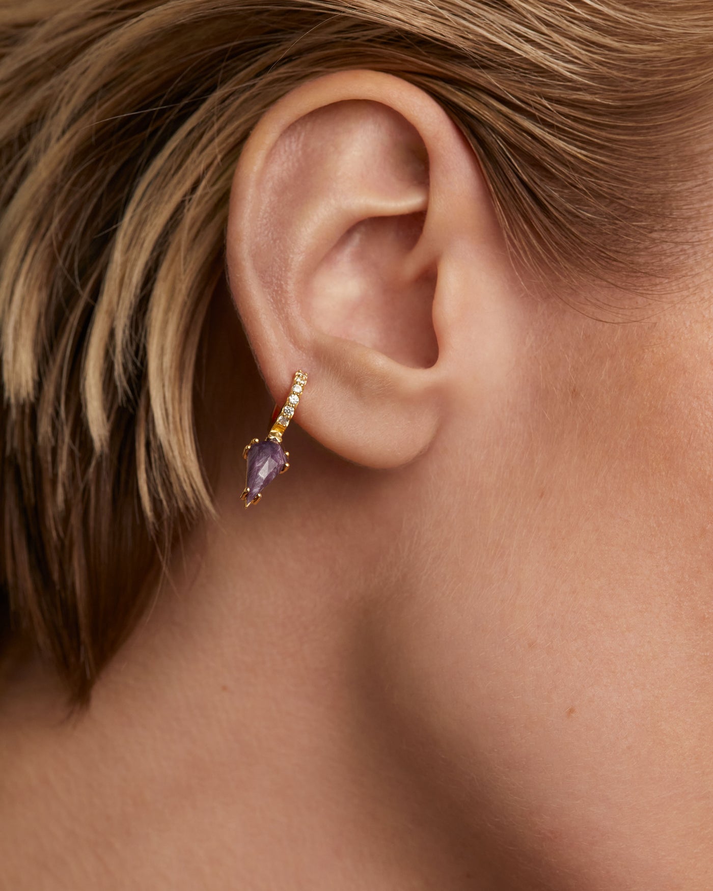 Naoki Charoite Single Earring 
  
    Sterling Silver / 18K Gold plating
  
