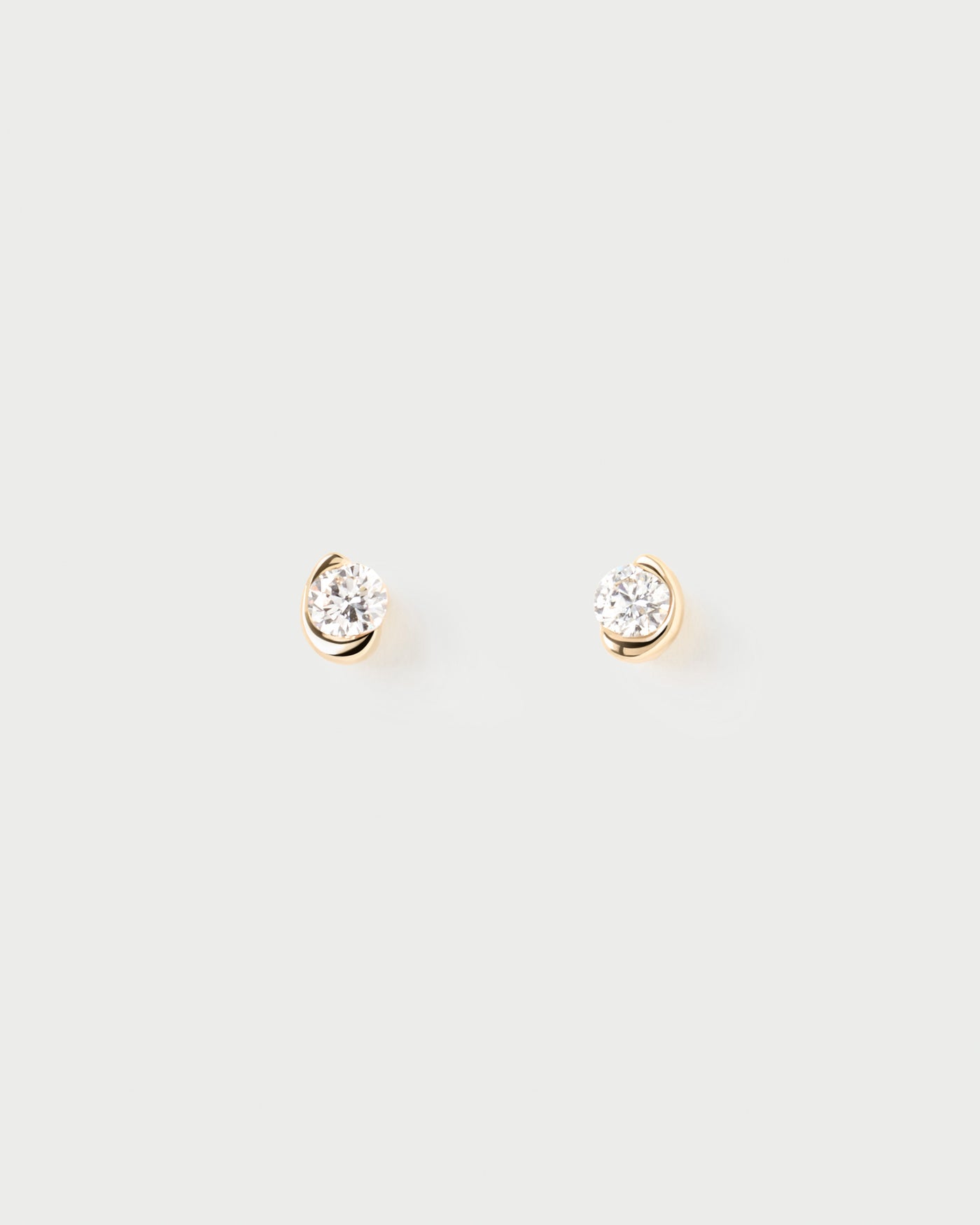 Delia ohrstecker aus gold mit diamanten - 
  
    18 kt Gold
  

