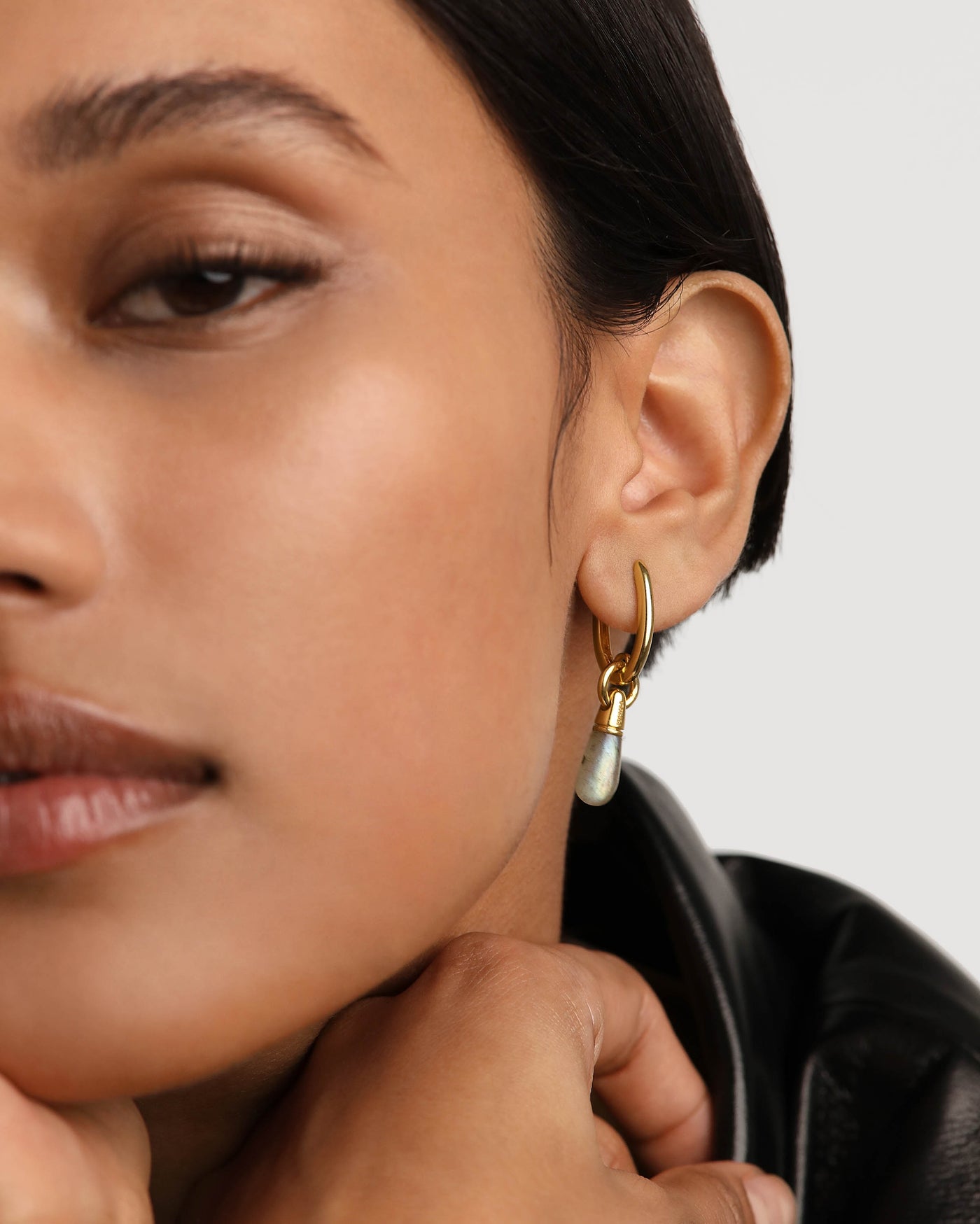 Labradorite Jupiter Single Hoop - 
        
          Sterling Silver / 18K Gold plating
        
      