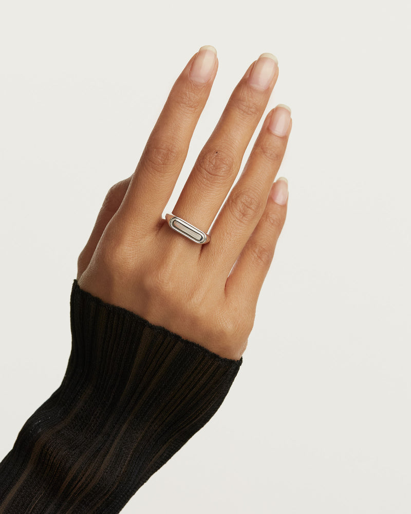 Ribbon Stamp Silver Ring - 
  
    Sterling Silber
  
