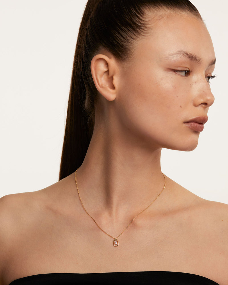 Collana Con Lettera Q Mini - 
  
    Argento sterling / Placcatura in Oro 18K
  
