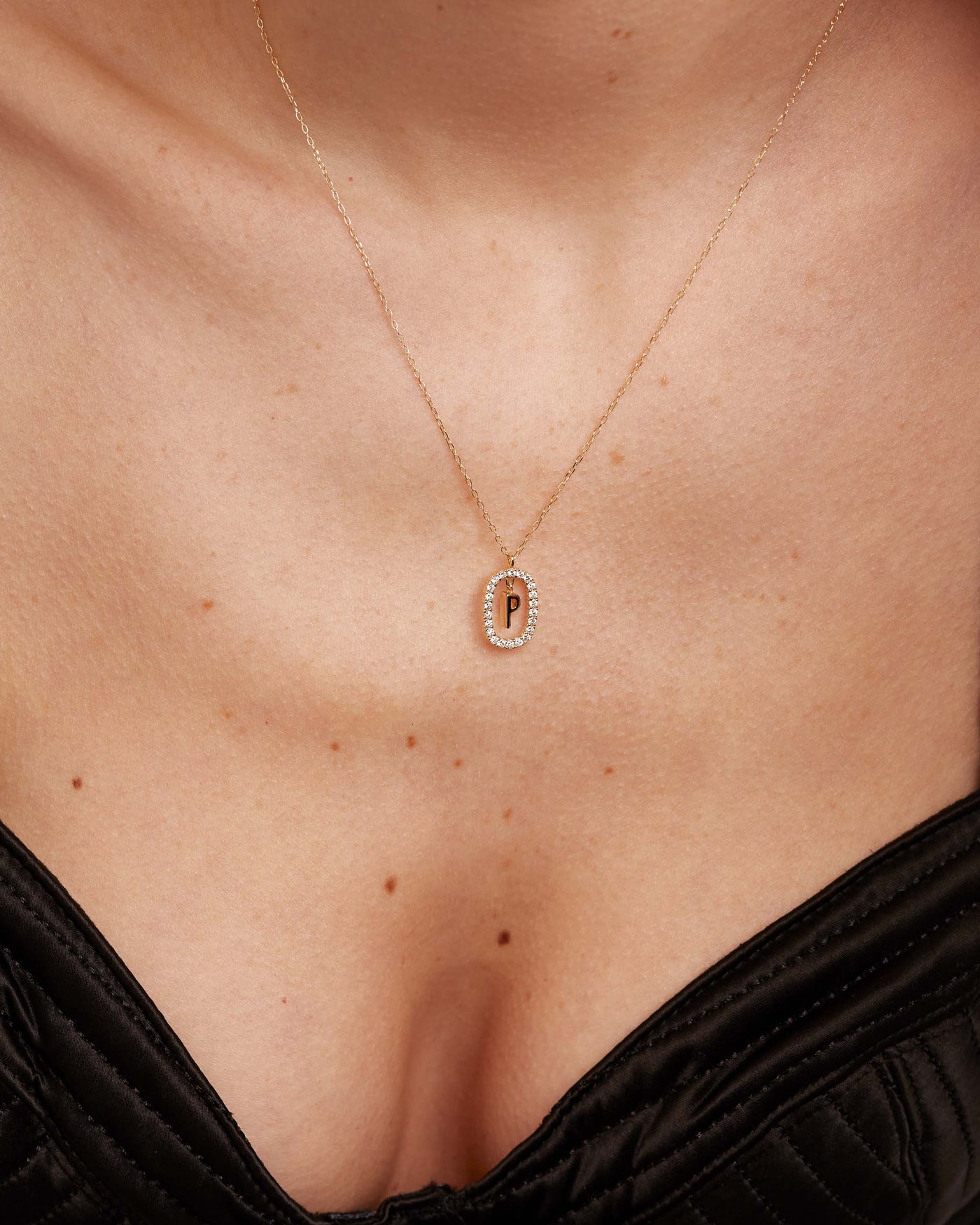 Collar de Diamantes y oro Letra P - 
  
    Oro 18K
  
