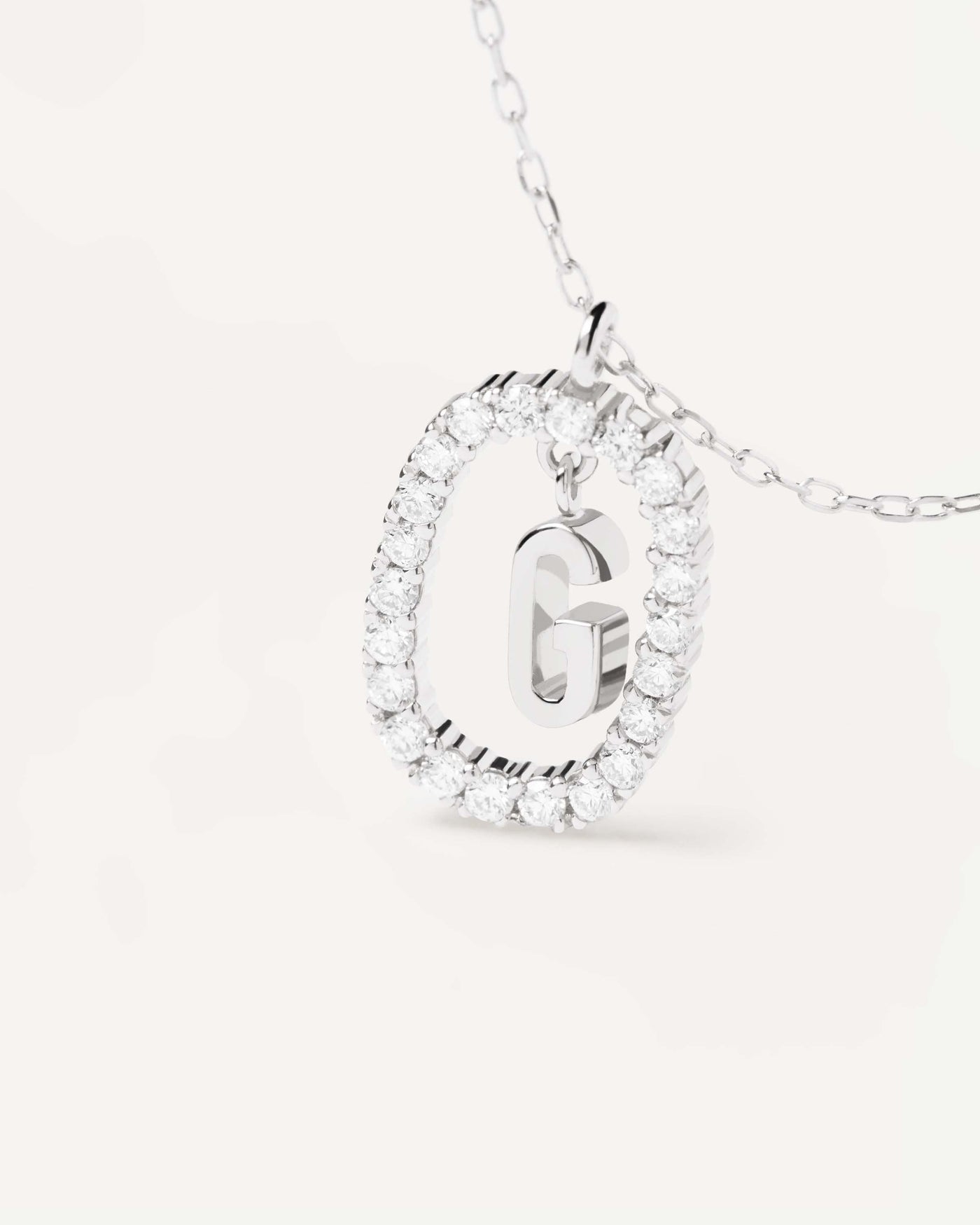 Collana in Diamanti E Oro Bianco Con Lettera G - 
  
    Oro bianco 18K / Placcatura in argento rodiato
  
