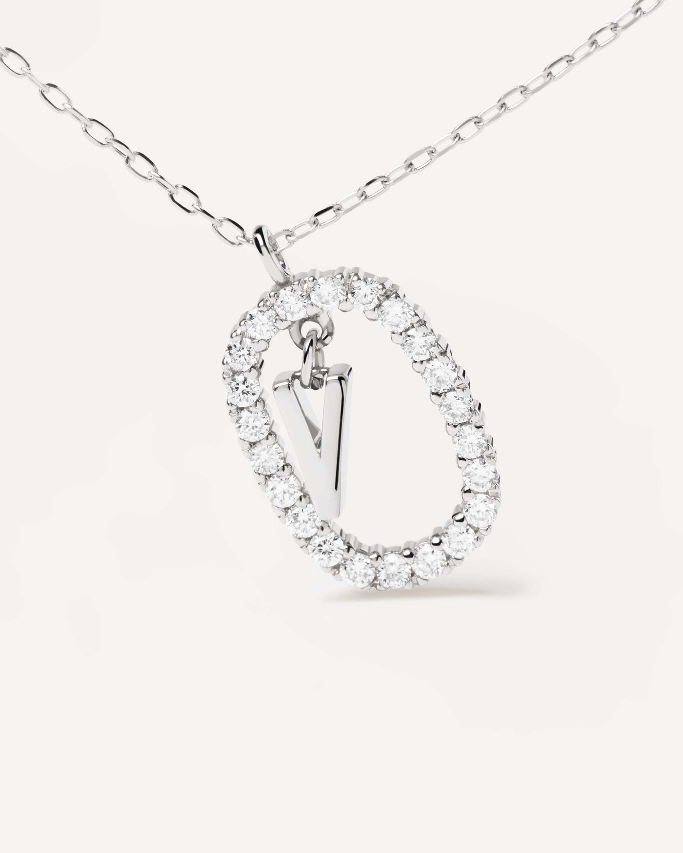 HalsKette Diamanten und Weissgold Buchstabe V - 
  
    18 kt Weissgold / Silber-Rhodinierung
  
