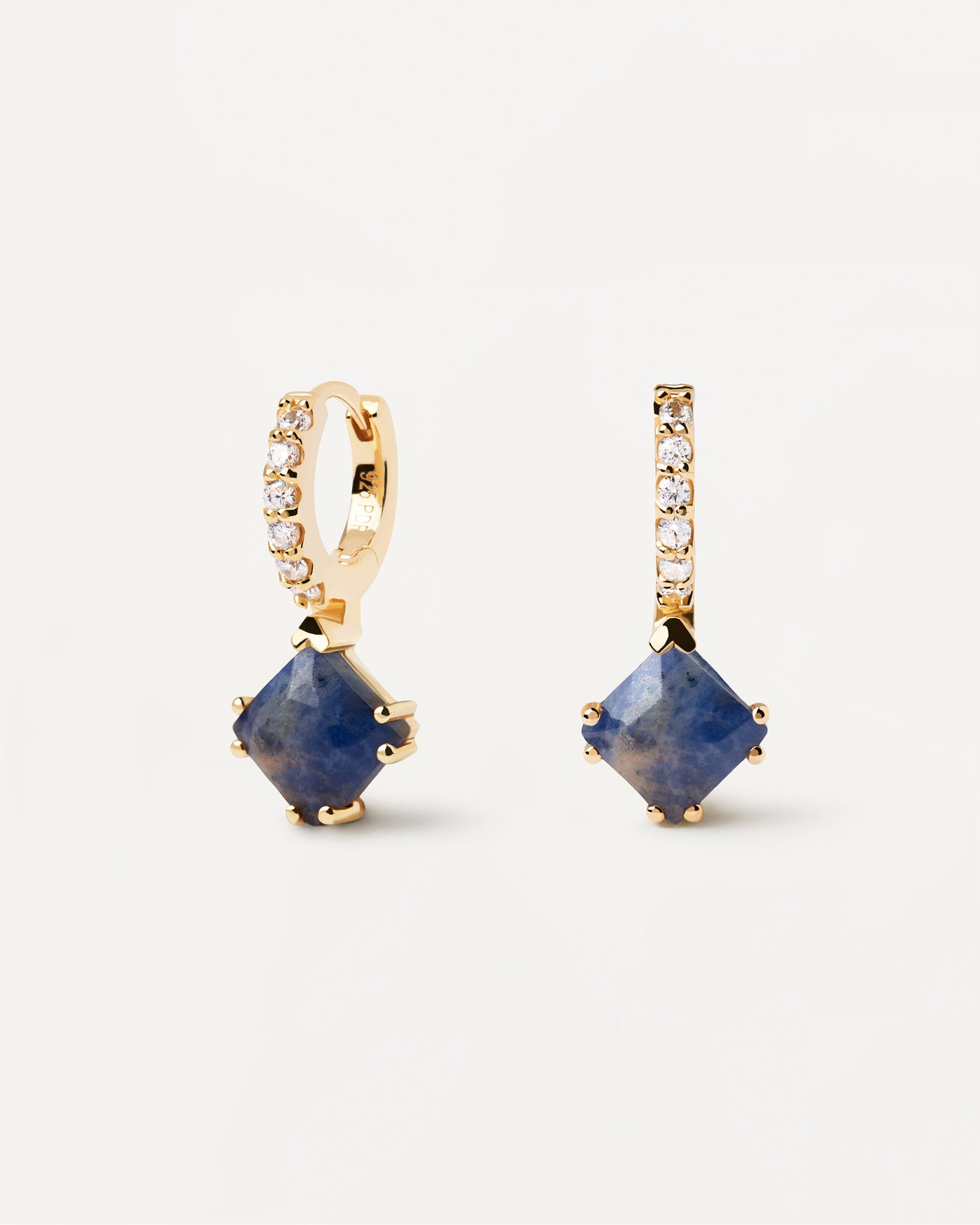 Orecchino Singolo Fuji Sodalite - 
  
    Argento sterling / Placcatura in Oro 18K
  
