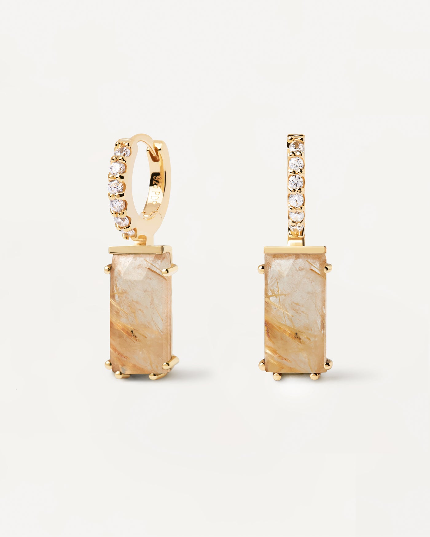 Kaori Rutilquarz Einzelner Ohrring - 
  
    Sterling Silber / 18K Goldplattierung
  
