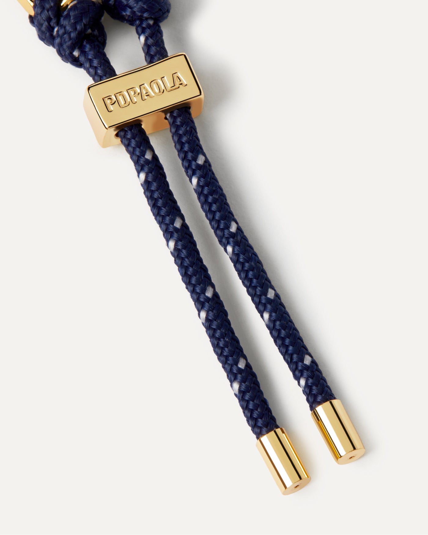 Bracciale Catena e Corda Midnight Essential - 
  
    Corda / Placcatura in Oro 18K
  
