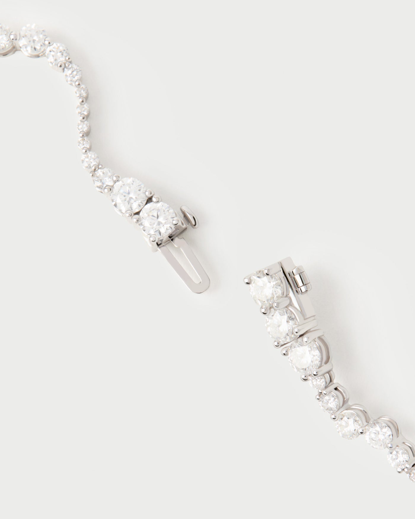Venus armband aus Weißgold mit diamanten - 
  
    18 kt Weissgold / Silber-Rhodinierung
  
