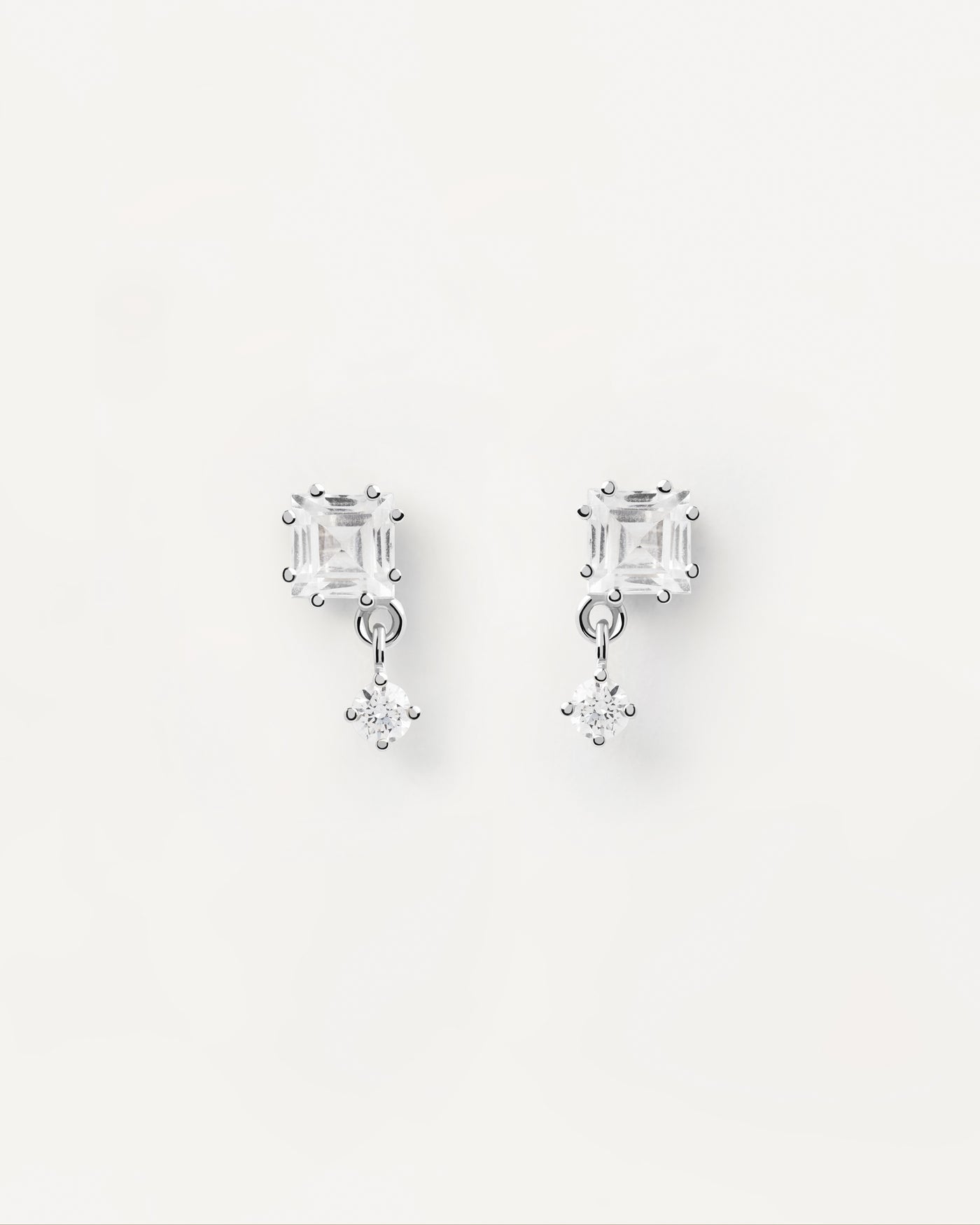 Boucle d'oreille individuelle en argent Eli - 
  
    Argent massif
  
