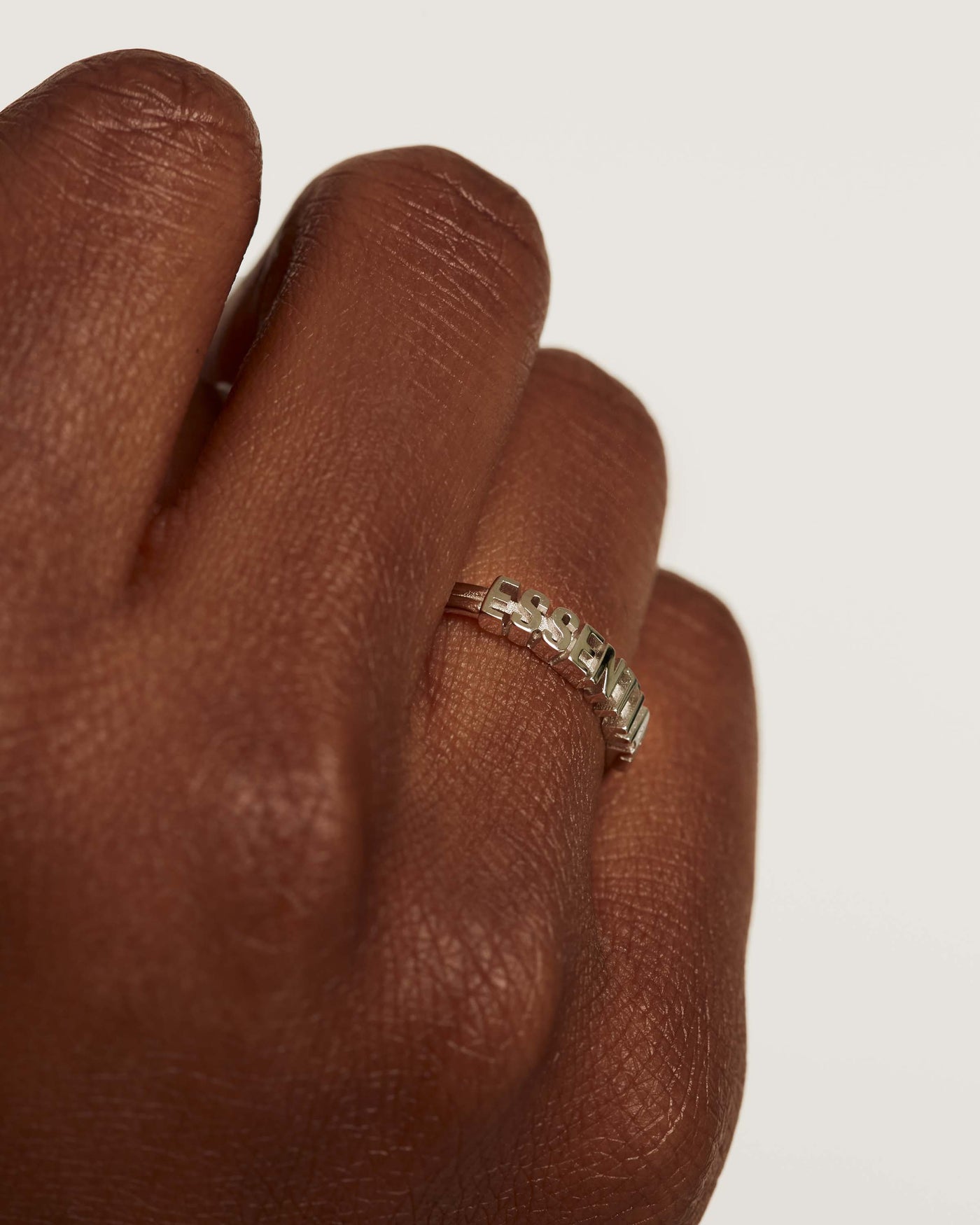 Anillo de plata Essential - 
  
    Plata de Ley
  
