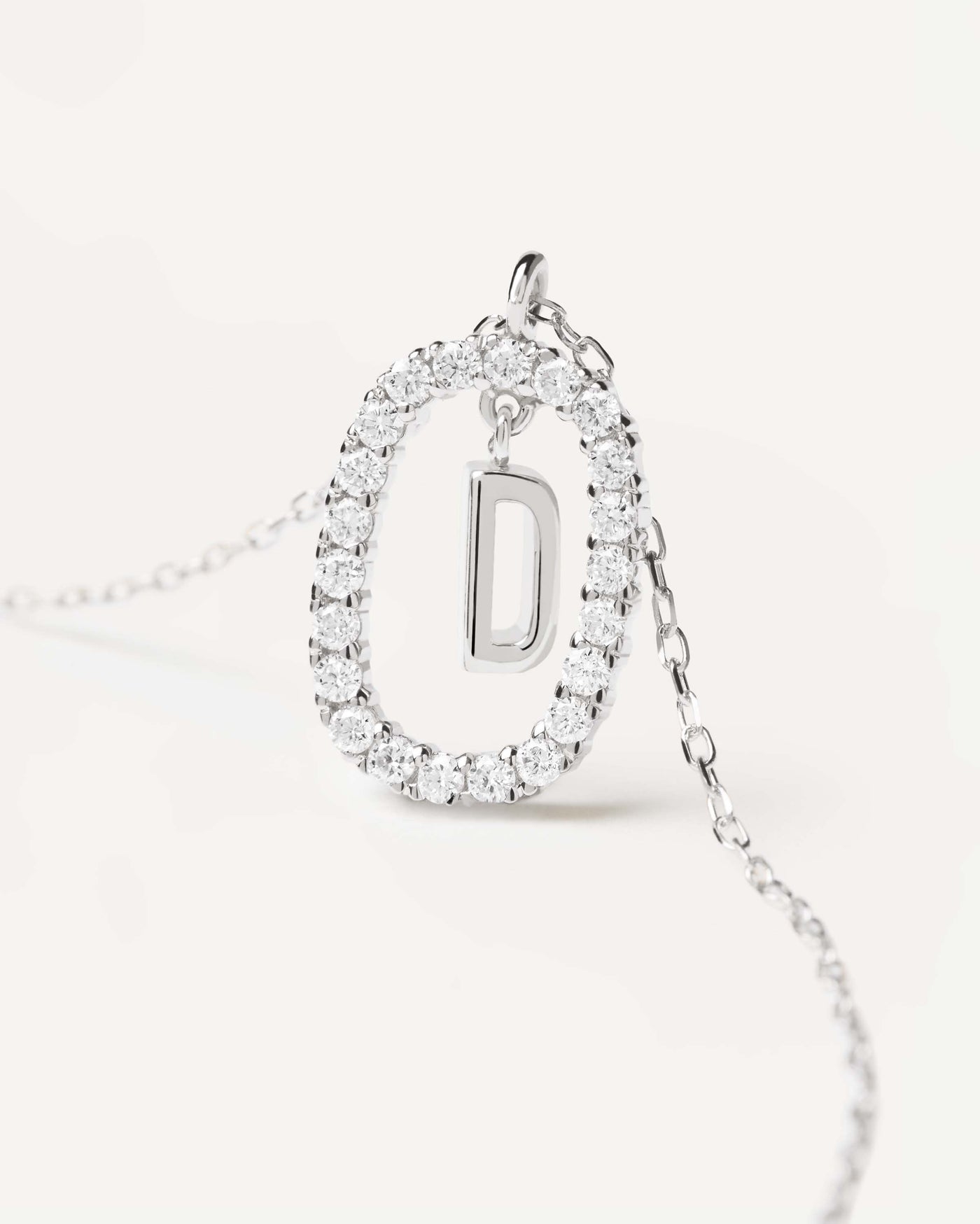 HalsKette Diamanten und Weissgold Buchstabe D - 
  
    18 kt Weissgold / Silber-Rhodinierung
  
