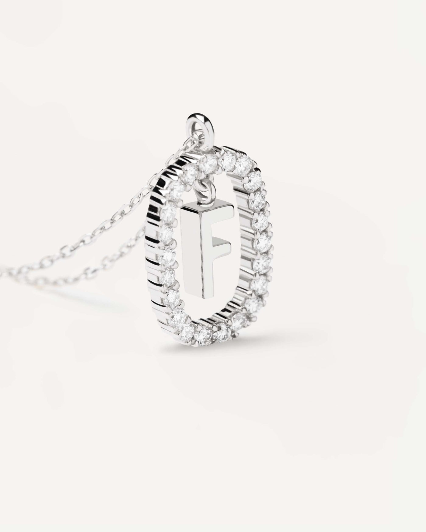 Collana in Diamanti E Oro Bianco Con Lettera F - 
  
    Oro bianco 18K / Placcatura in argento rodiato
  
