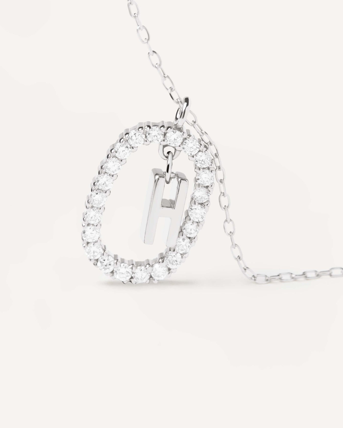 HalsKette Diamanten und Weissgold Buchstabe H - 
  
    18 kt Weissgold / Silber-Rhodinierung
  
