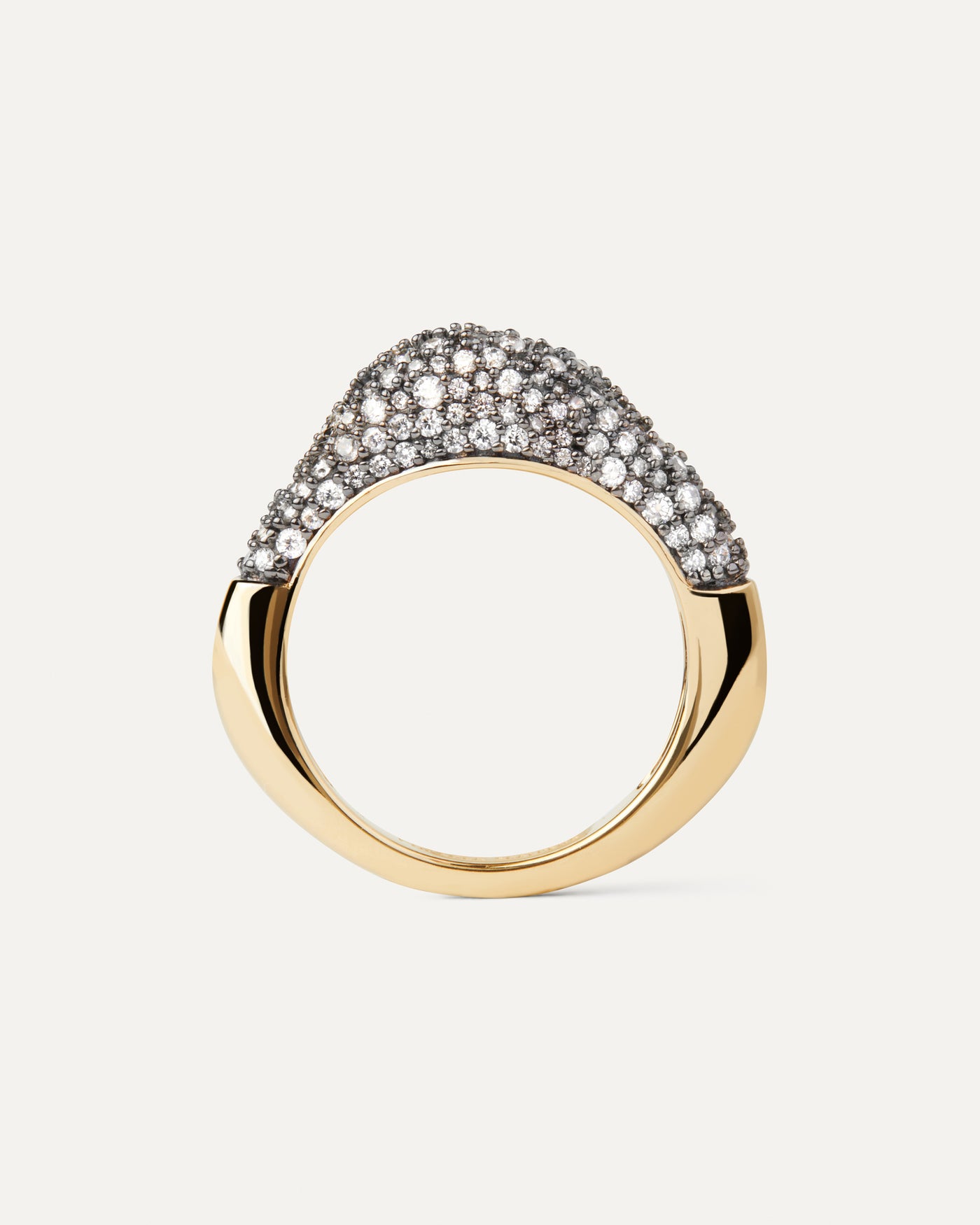 Pavé Duna Ring. Vergoldeter Ring in organischer Form besetzt mit Zirkonia-Pavé. Erhalten Sie die neuesten Produkte von PDPAOLA. Geben Sie Ihre Bestellung sicher auf und erhalten Sie diesen Bestseller.