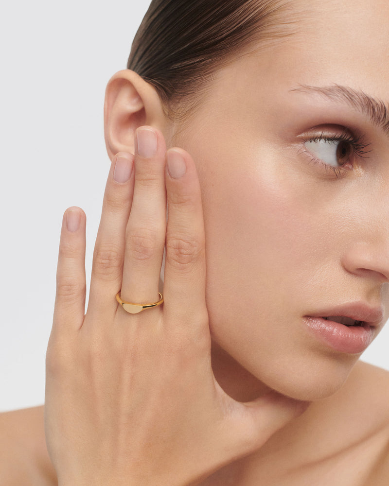 Anello sigillo Half Circle mini - 
  
    Argento sterling / Placcatura in Oro 18K
  
