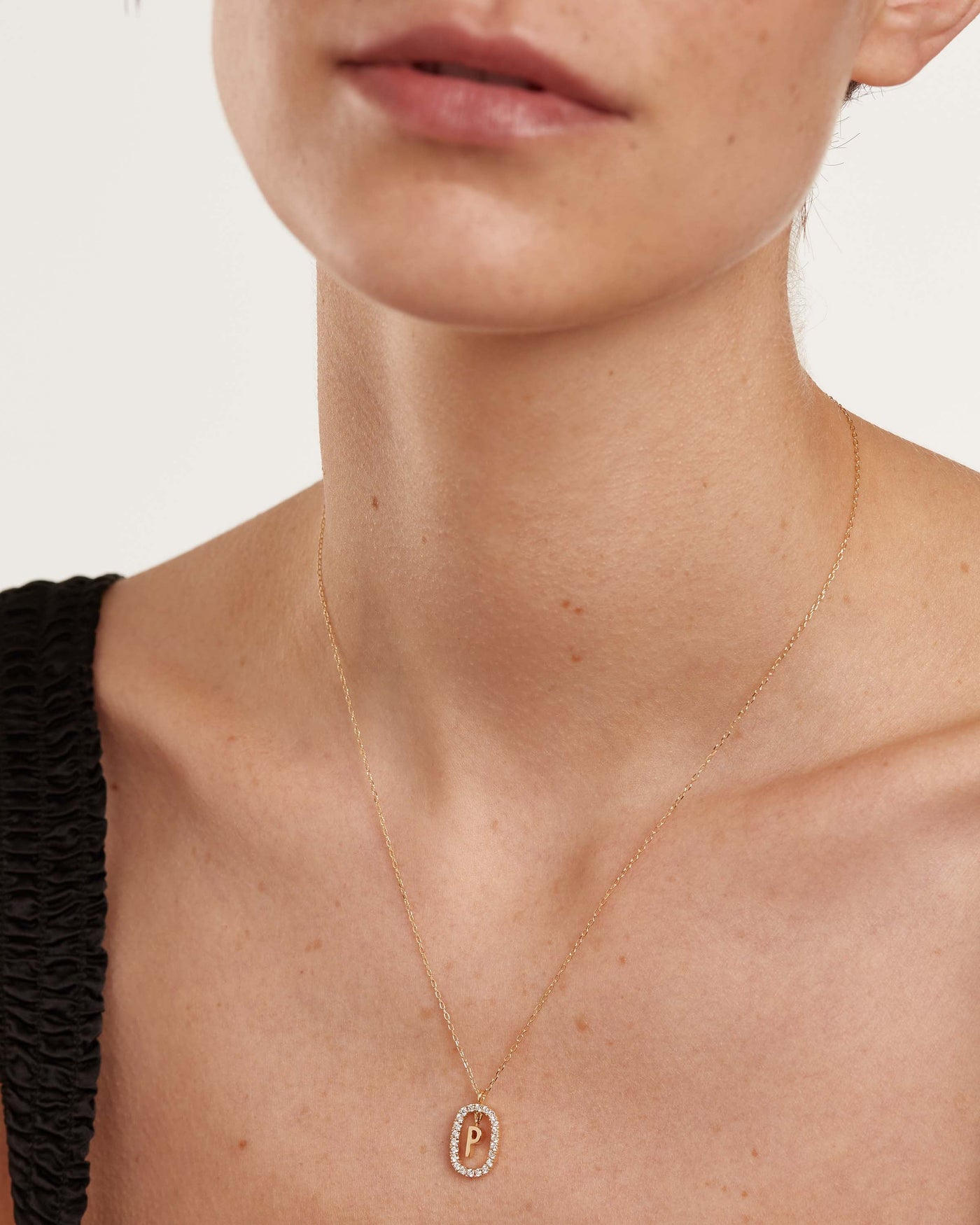 Collar de Diamantes y oro Letra P - 
  
    Oro 18K
  
