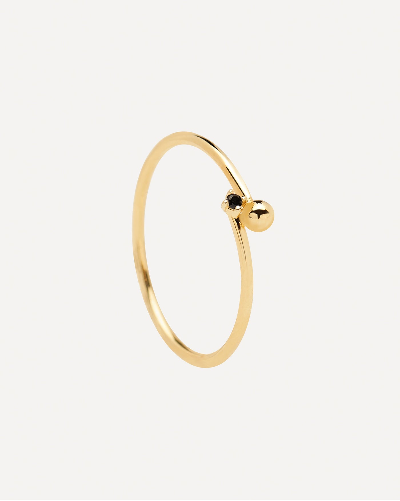 2024 Selection | Black Essentia Gold Ring. Get the latest arrival from PDPAOLA. Place your order safely and get this Best Seller. Free Shipping over 40€
