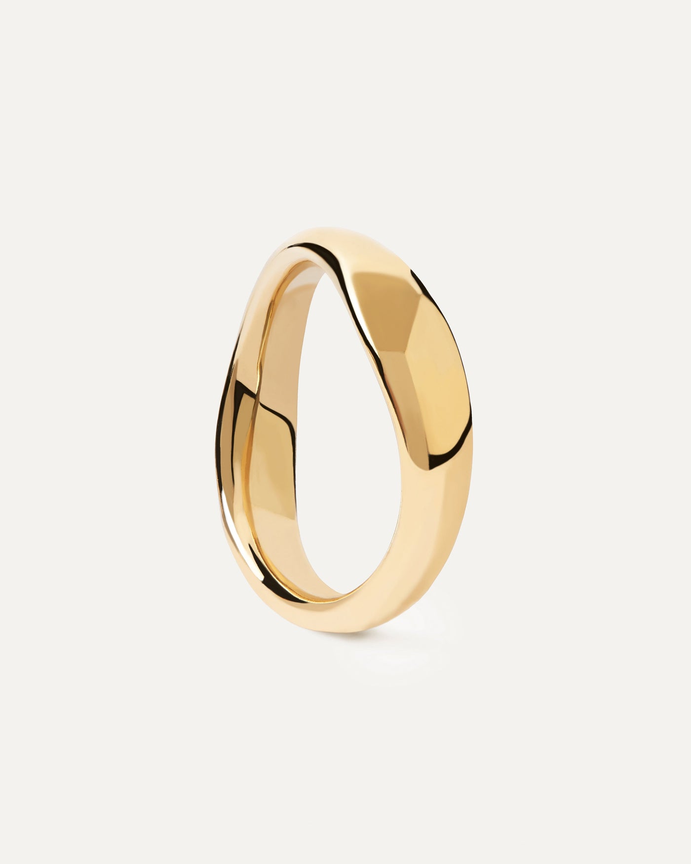 2023 Selection | Pirouette Ring. Gold-plated silver ring with bold and curvy design. Get the latest arrival from PDPAOLA. Place your order safely and get this Best Seller. Free Shipping.