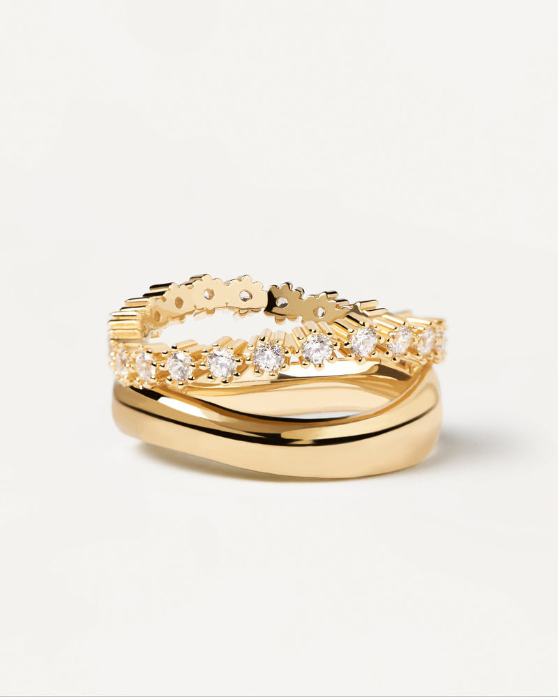2 rings in 1: one plain bold band and another eternity of white zirconia in wavy movement