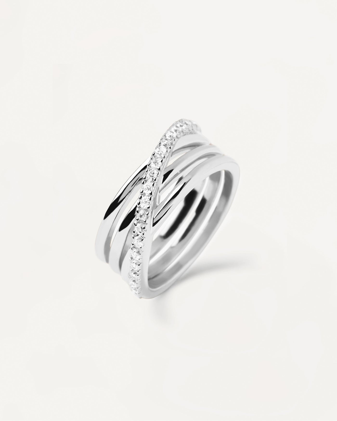 Bague en Argent Cruise. Bague de 4 bandes en argent massif et zircons blancs. Découvrez les dernières nouveautés de chez PDPAOLA. Commandez et recevez votre bijou en toute sérénité.