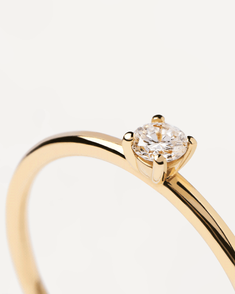 Diamonds and gold Solitaire Mini Ring - 
  
    18K Gold
  
