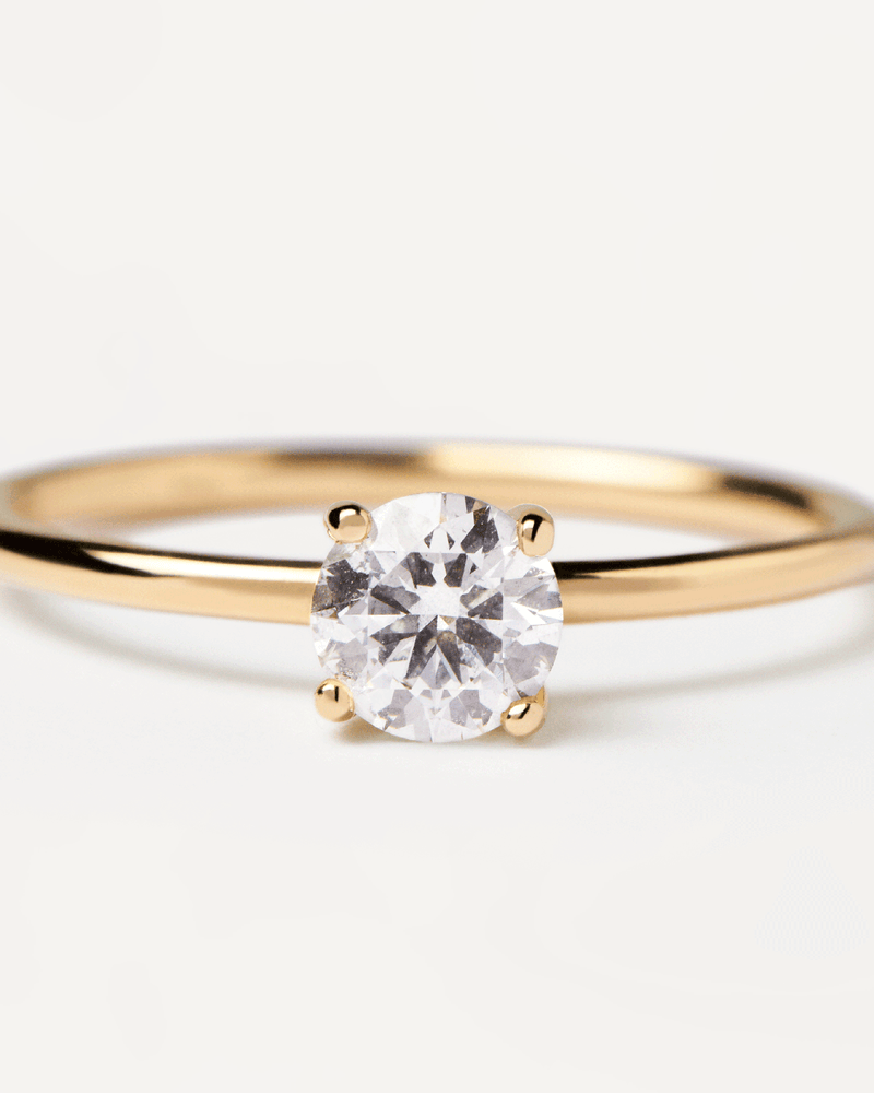 Diamonds and gold Solitaire Supreme Ring - 
  
    18K Gold
  
