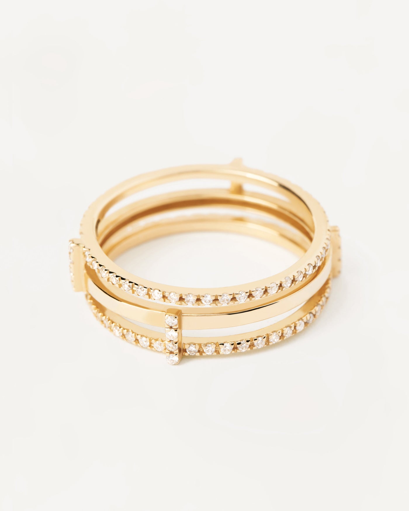 GoldRing mit Diamanten Track. Memoire-Ring aus massivem Gelbgold mit drei Bändern aus Diamanten von 0,52 Karat. Erhalten Sie die neuesten Produkte von PDPAOLA. Geben Sie Ihre Bestellung sicher auf und erhalten Sie diesen Bestseller.