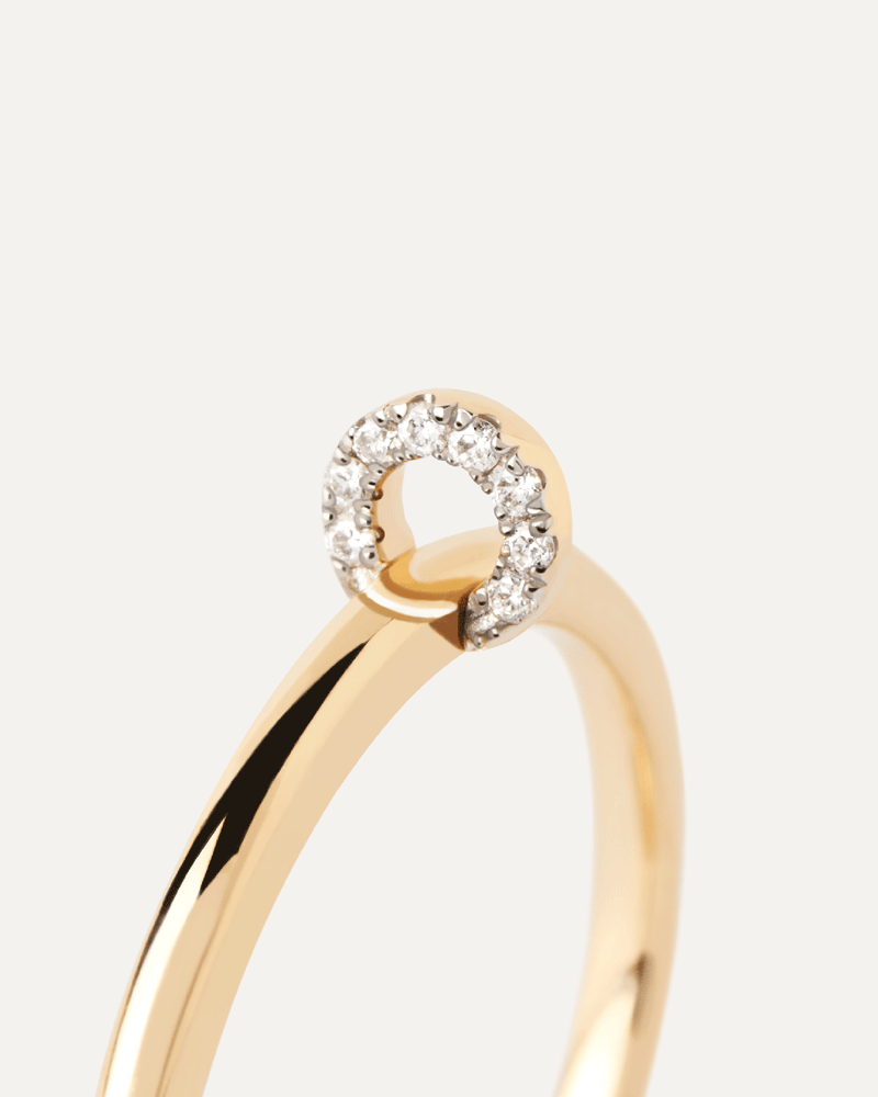 Bague en or jaune massif surmontée d'un cercle oscillant serti de diamants de laboratoire