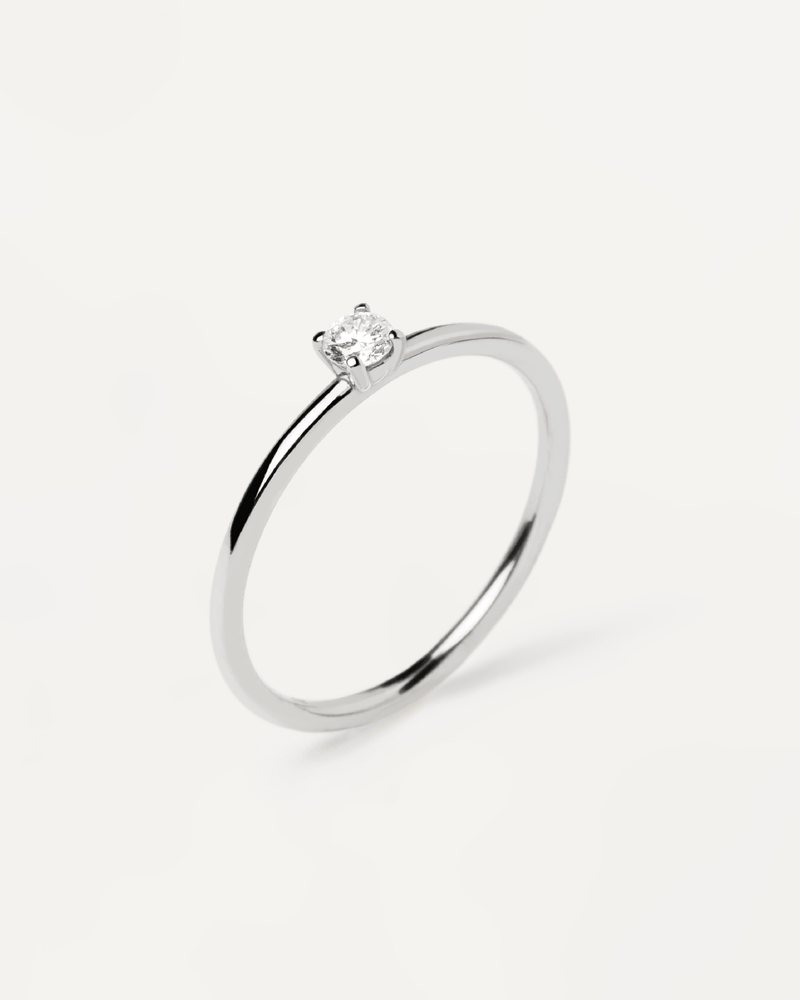 White Gold Ring with Small Brilliant Cut Diamonds | KLENOTA