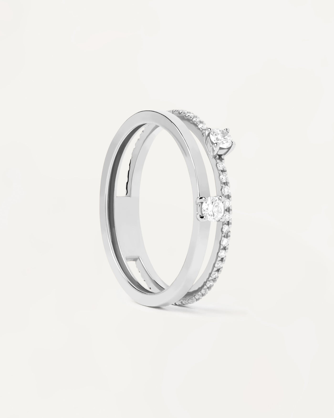 2023 Selection | Diamonds And White Gold Solitaire Dual Ring. Solid white gold doble ring, set with lab-grown diamonds of 0.34 carat. Get the latest arrival from PDPAOLA. Place your order safely and get this Best Seller. Free Shipping.