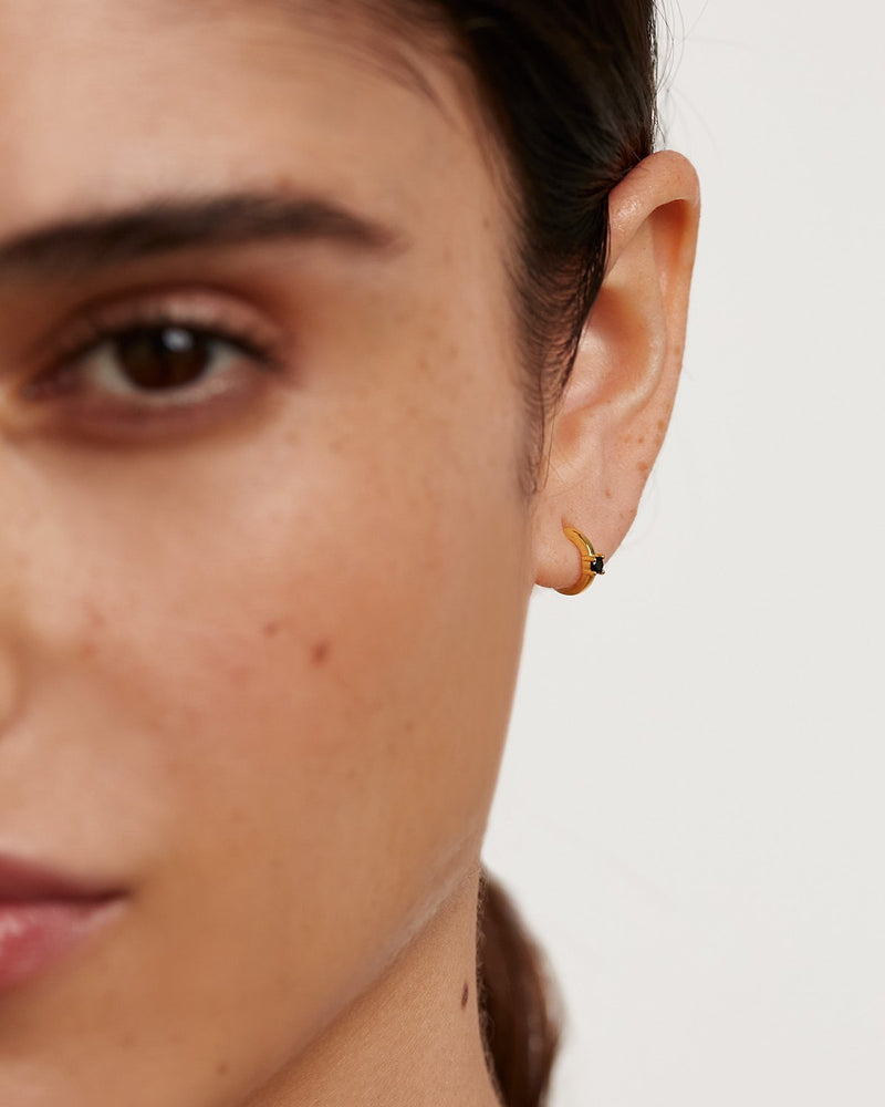 Black Solitary Earrings - 
  
    Sterling Silver / 18K Gold plating
  
