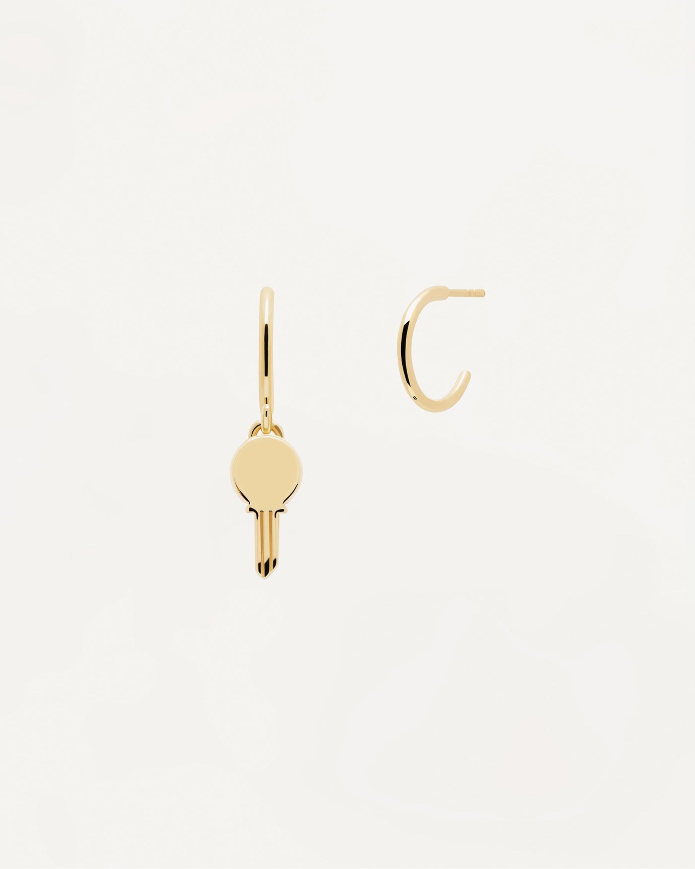 Selección 2020 | Pendientes Eternum. Consigue las últimas novedades de PDPAOLA. Haz tu pedido de forma segura y obtén este Best Seller. Envío Gratis a partir de 70€.