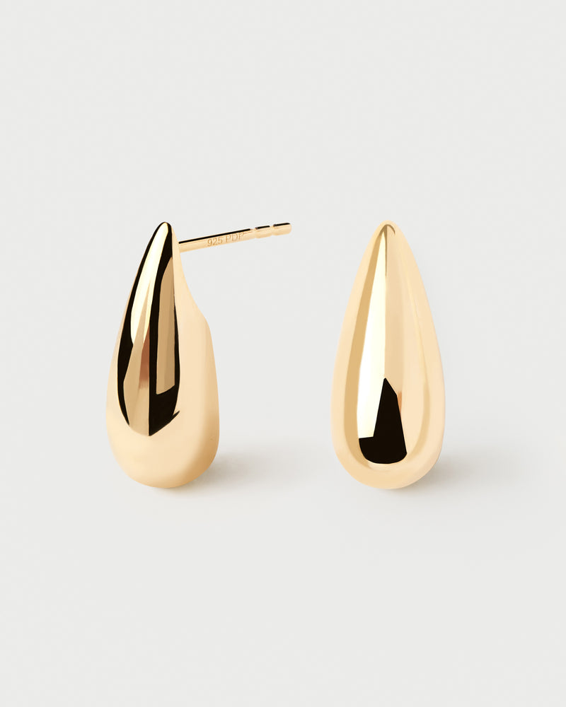 Drop shaped stud earrings in gold-plated silver