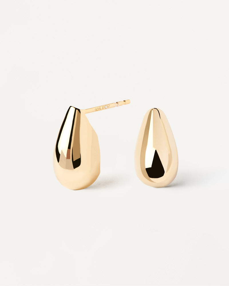 Dainty drop shaped stud earrings in gold-plated silver