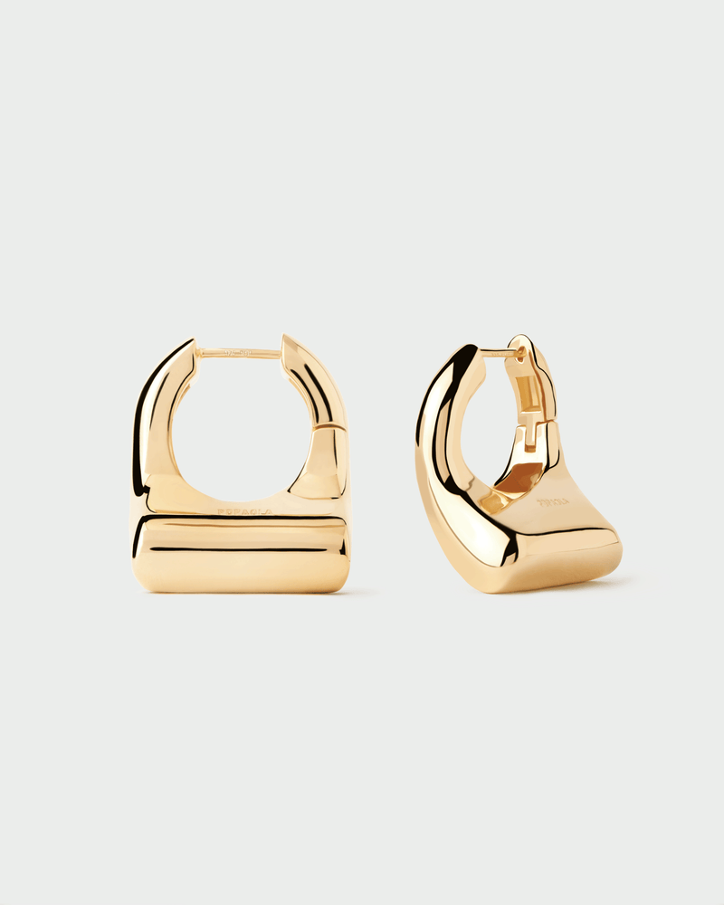 Gold-plated medium geometric hoop earrings with a wavy bean shape